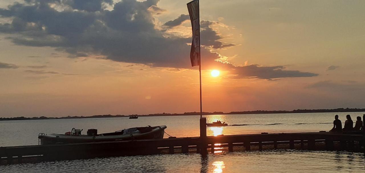 Huisje Beukers Giethoorn Buitenkant foto